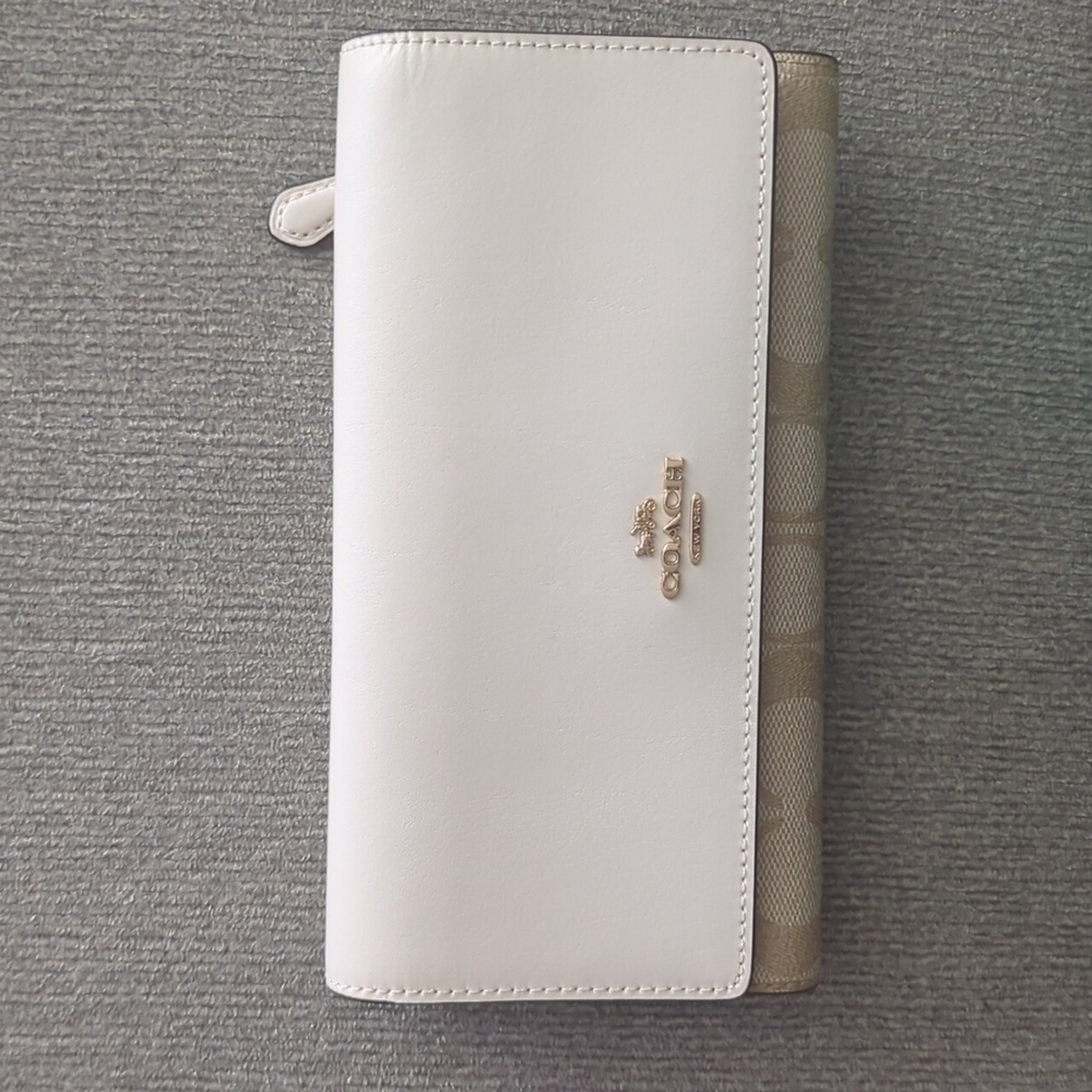 COACH SLIM TRIFOLD WALLET IN SIGNATURE CANVAS IN BEIGE